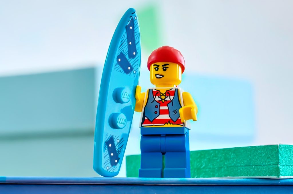 Surfer Pirate LEGO Minifigure